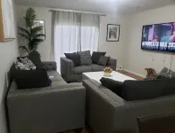 Charming 3-bedroom house with AC and WiFi in pleasant Newark
