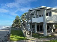 breath taken ocean views,  just 25 minutes away  from the airport. Hotels in 