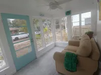 Cute Home in the Heart of Historic Kenwood