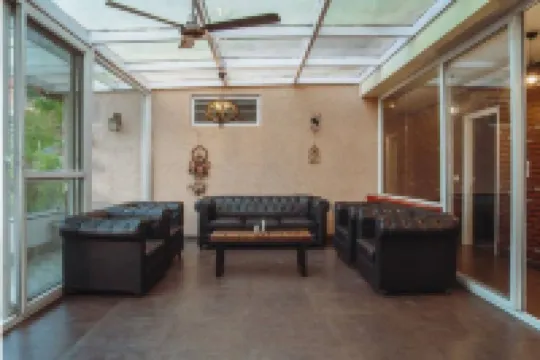 Nirvana Holiday Apartment - 04 Bedroom with Living