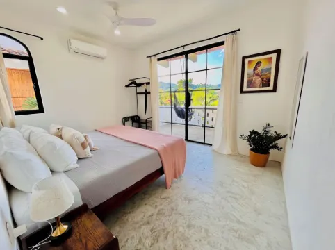 Mountain View, Saltwater Pool, Kitchen, A/C, King Bed, Fast WiFi - “Montaña”