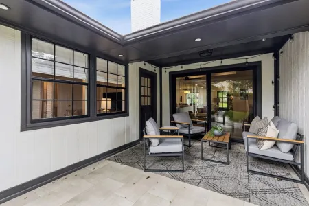 Cozy Luxe Home -Next to UTD + Near Downtown Dallas