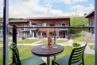 Cornish Holiday Home - Bodannoneco House Sleeps 8 With Private Hot tub Hotels in Porthtowan