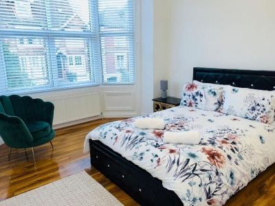 Newly refurbished two bedrooms flat