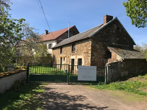 Farm cottage Hotels in Sainte-Christine