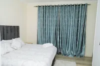 Chic 2-bedroom apartment with WiFi and backup solar power in Lusaka. Hotels in 