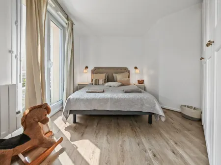 Apartment 3 Rooms in Suresne | Paris - La Defense Отели рядом с достопримечательностью «Sogitec Industries»