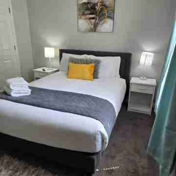 Charming 2-bedroom Condo On Music Row Rooms