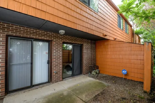 Central 2Br Walk to Summa Near Akron Hospitals/UA