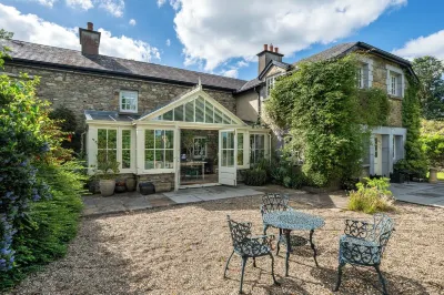 Charming and spacious 6-bedroom farmhouse close to Center Parcs Hotels in 