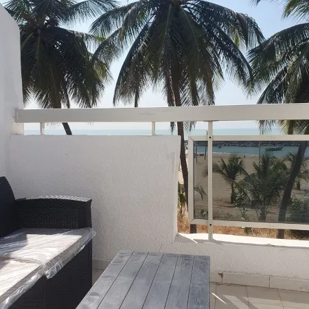Rare in Saly! Seafront detached villa - 1st line, under the coconut trees.