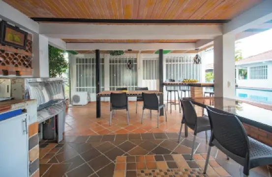 Cozy cabin Family Room in wonderful Villavicencio with WiFi, AC Hotels in 