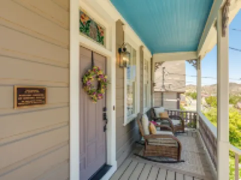 Historic Gem in Virginia City Hotels in Storey County