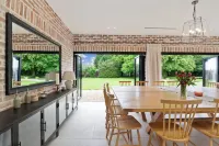 The Manor at Minstrel Court - Villas