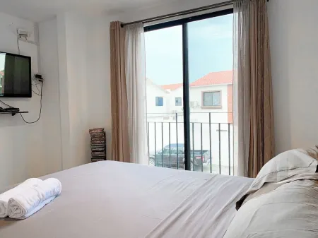 Family house close to CC DORADO residential area Отели в г. Кантон Дауле