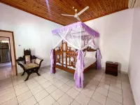 3 Bedrom Villa 50 meters 2 Beach