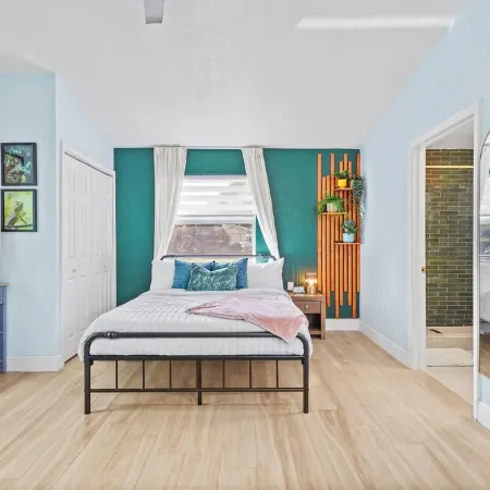 Cozy Stay •Near Hard Rock Stadium • Private Serene Backyard