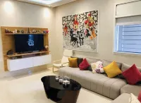 Quiet residence with swimming pool by the sea