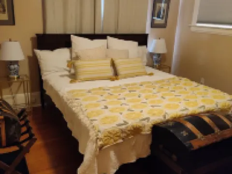 Inviting 2-bedroom, 1-bathroom house with large backyard and WiFi in Corvallis Hoteles en Corvallis