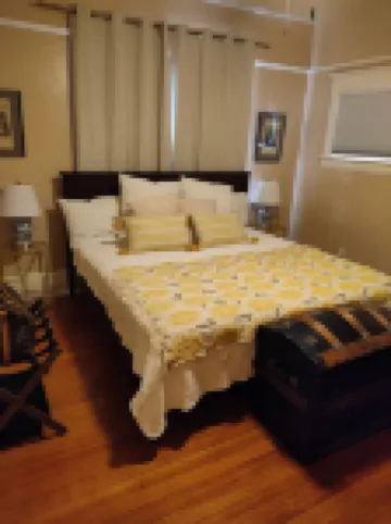 Inviting 2-bedroom, 1-bathroom house with large backyard and WiFi in Corvallis