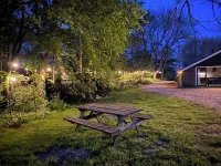 Luxury holiday cottage, stunning views, and hot tub. Hotel di 