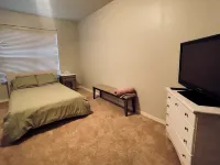 5 mins from Kissimmee and 20 mins from the parks!