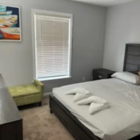 SUMMER FUN IN A 3BED/2BATH SINGLE FAMILY HOME!