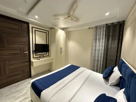 1 bhk apartment with Lift in Rishikesh Отели рядом с достопримечательностью «Lakshman Jhula»