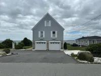 Beautiful Ocean Front House with Private Beach, Hot Tub and Spectacular Sunsets Hotels in Fairhaven