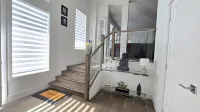 Designer Zen Villa, Premium Coquitlam Stay, Near Nature, Minutes to Transit