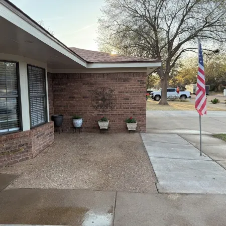 4-bedroom lodge in delightful Lubbock with AC, WiFi
