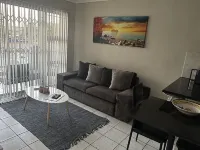 Sunny South Views, 200m From the Beach