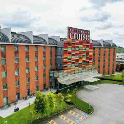 Hotel Cruise Hotel Exterior