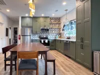 Denton Newly Renovated 4bed 3bath 2washer/dryers