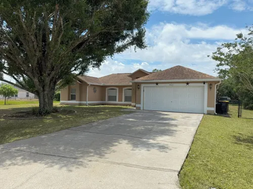 Clean House - BBQ + Pool - Billiards Near Disne Hotels in Poinciana