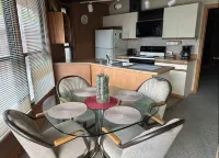 Eagle River Oak Tree House - Charming 2-bedroom house - Sleeps 6