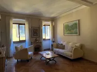 Top floor in historic building in downtown Prato, with garage within walking distance