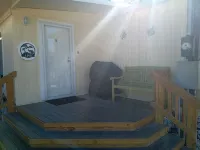 Country setting on Florida's Nature Coast.  Park your boat and RV here too. Hotels in Homosassa Springs