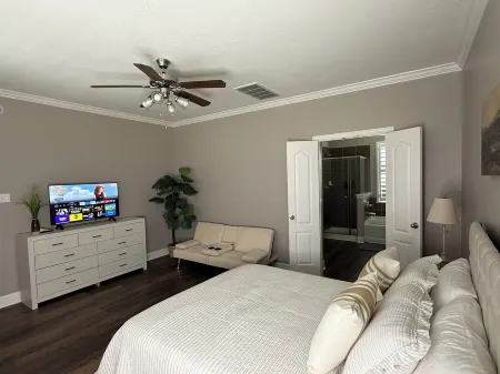 Cozy Cypress Stay  Towne Lake Отели рядом с достопримечательностью «Houston Premium Outlets»