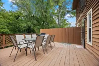 Ultimate Stone Mountain Escape – Sleeps 20+ I Game Room I Cinema Hotels near Arabia Mountain