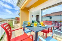 Brand new design apartment with big terrace Các khách sạn ở Kastel Stafilic