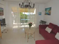 F2 IN RESIDENCE WITH SWIMMING POOL