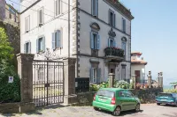 Boutique Apartment Old Town TV WI-FI فنادق في Montefiascone