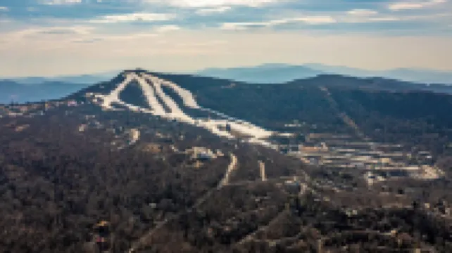 Charming Beech Mountain Chalet – 2BR + Loft - 5 Mins to Ski Slopes & Restaurants