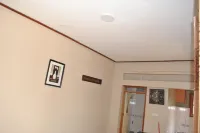 Mugagas cozy ome with a view. It is located 100m from the UN Base in Entebbe.l