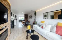 "Cosy House" 5 bedrooms. Pets allowed Hotels in Jouy-aux-Arches