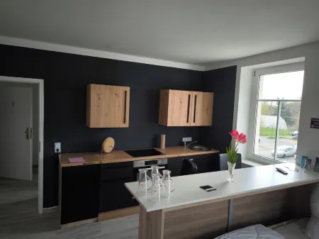 R2LIVING the small vacation apartment for a pleasant stay Отели в г. Цайц