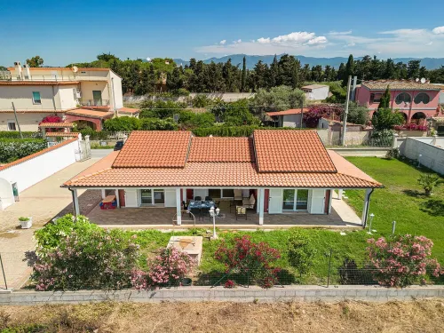 MAGNIFICENT VILLA LUNU
