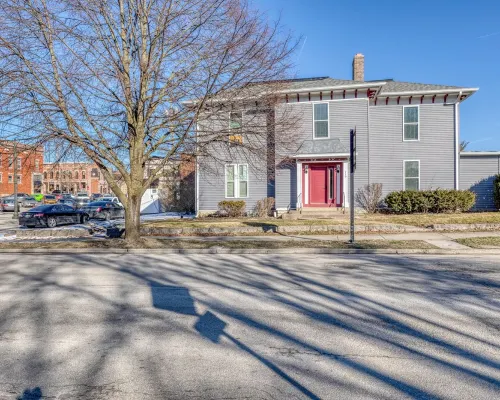 Charming 1BR Retreat Near DePauw University & Downtown Greencastle! Hotels in Greencastle