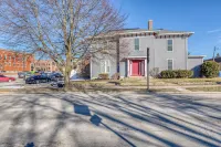 Charming 1BR Retreat Near DePauw University & Downtown Greencastle!